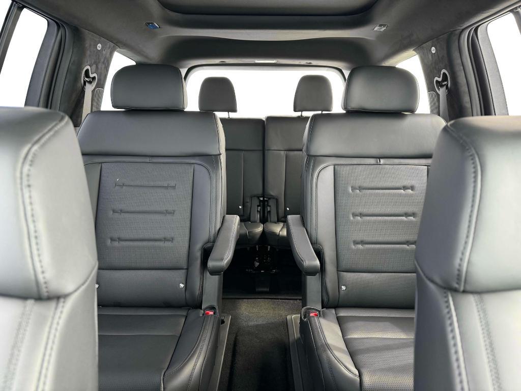 new 2025 Hyundai SANTA FE HEV car, priced at $49,449