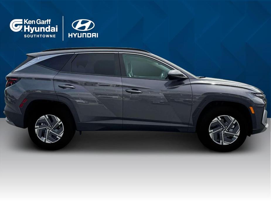 new 2025 Hyundai Tucson Hybrid car, priced at $33,220