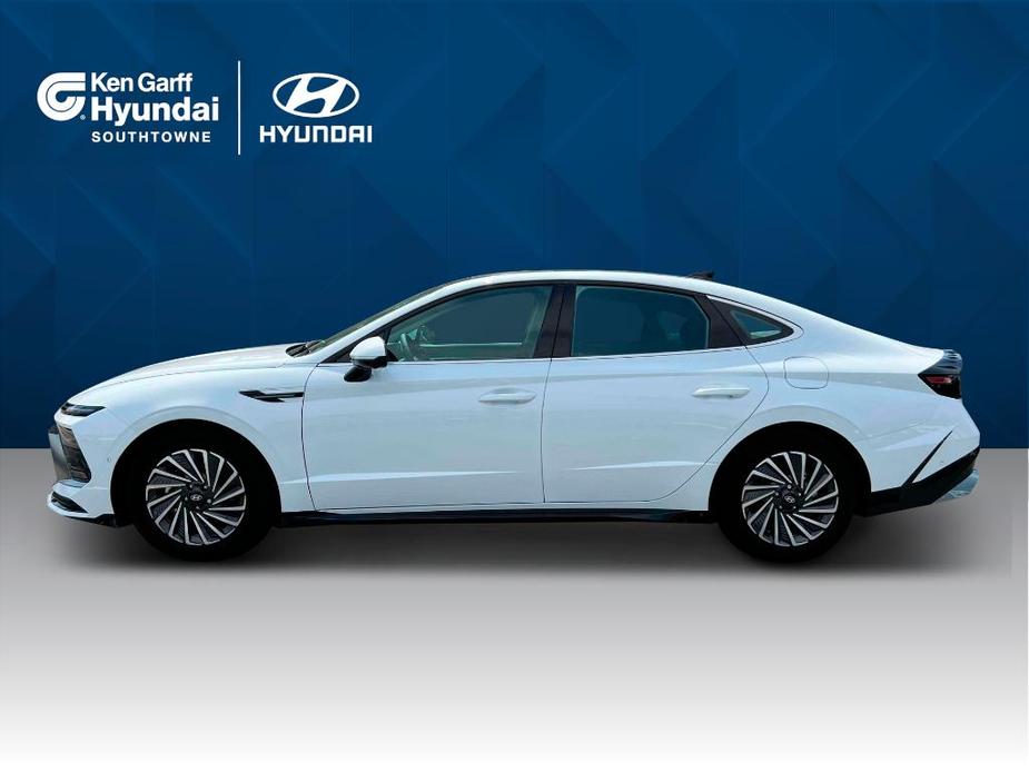 new 2025 Hyundai Sonata Hybrid car, priced at $37,625