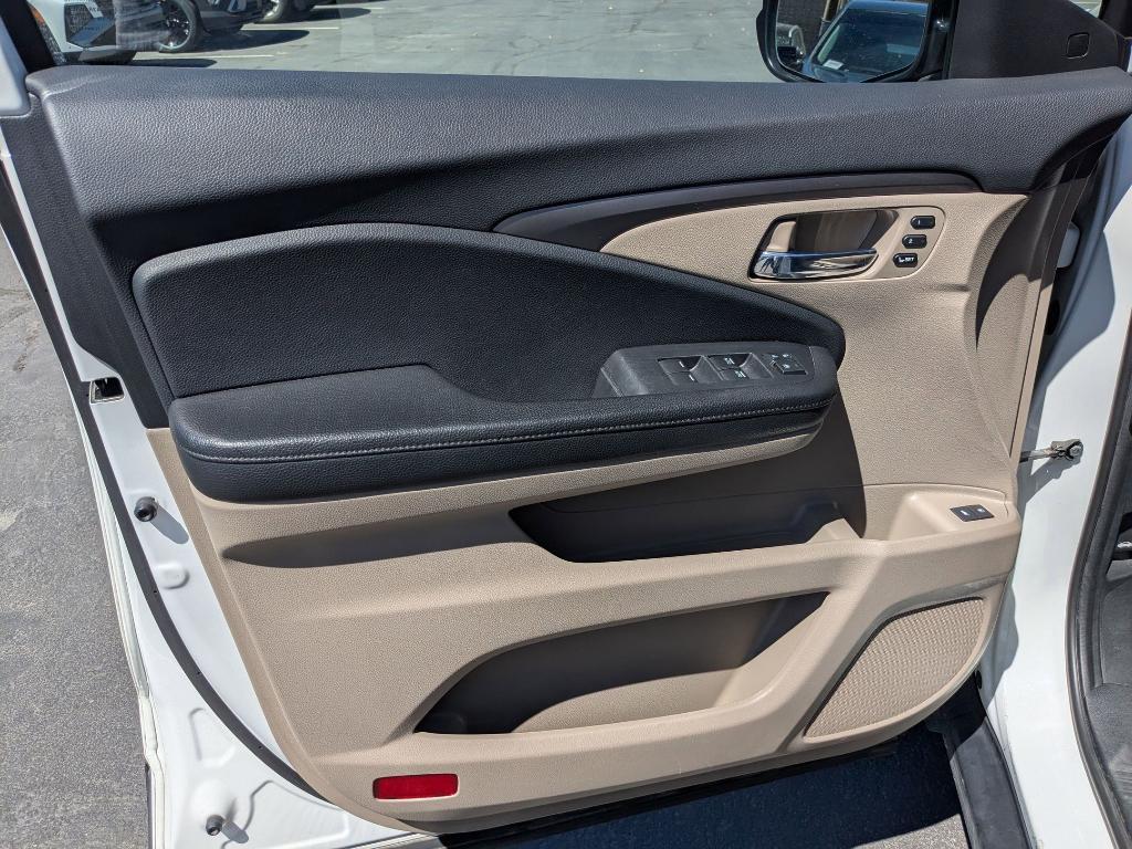 used 2020 Honda Pilot car, priced at $20,250