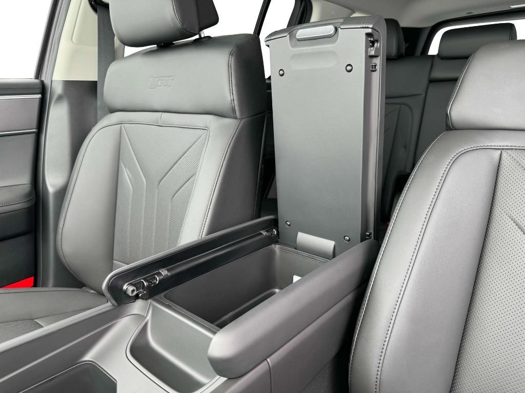 new 2025 Hyundai Santa Fe car, priced at $40,123