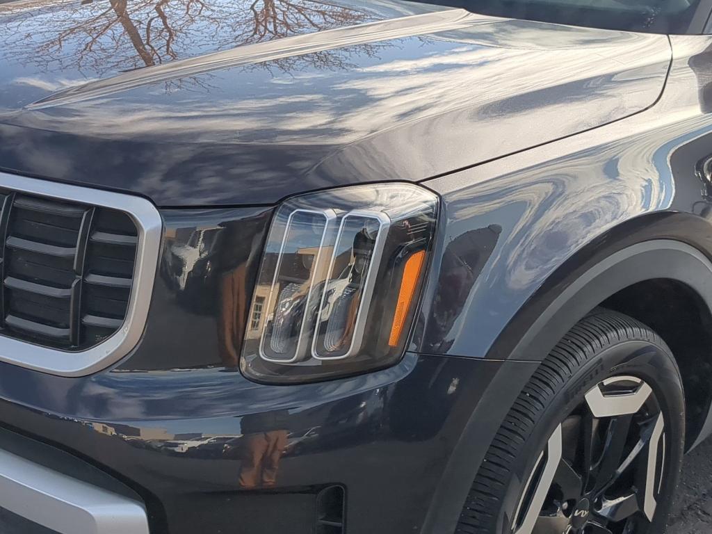 used 2025 Kia Telluride car, priced at $37,350