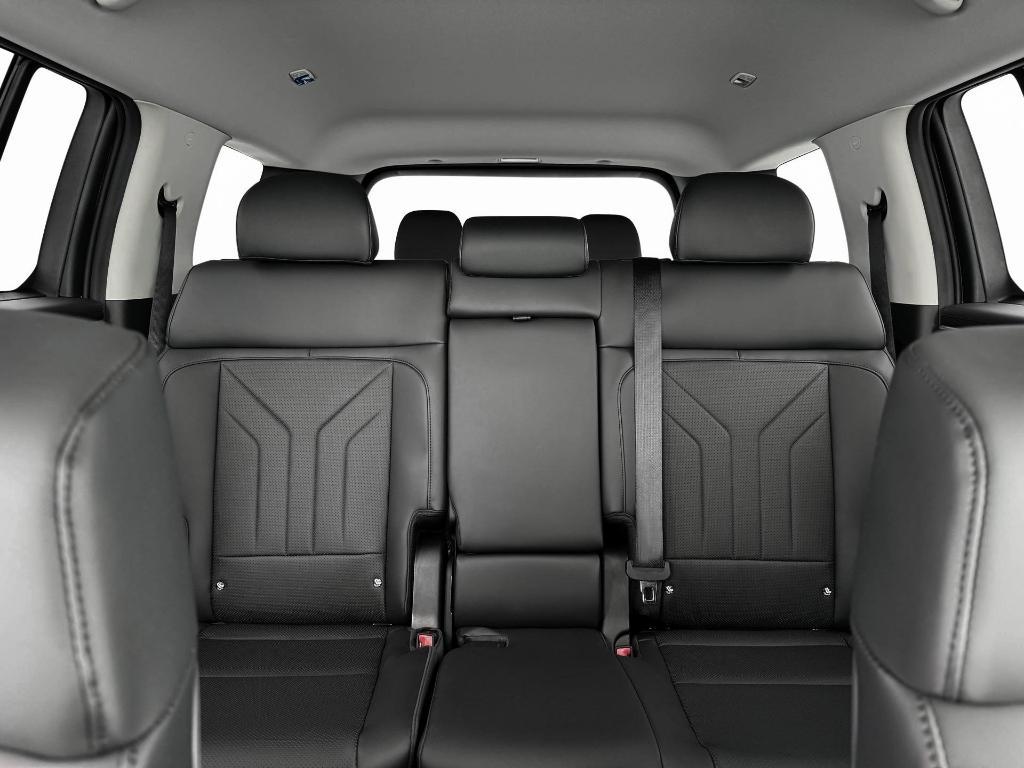 new 2025 Hyundai Santa Fe car, priced at $40,693