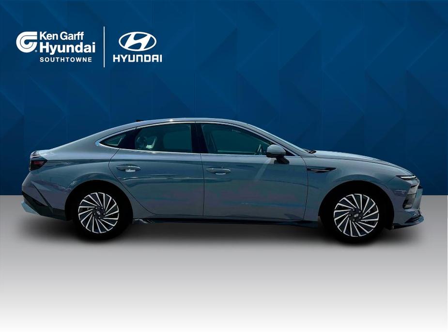 new 2024 Hyundai Sonata Hybrid car, priced at $35,375