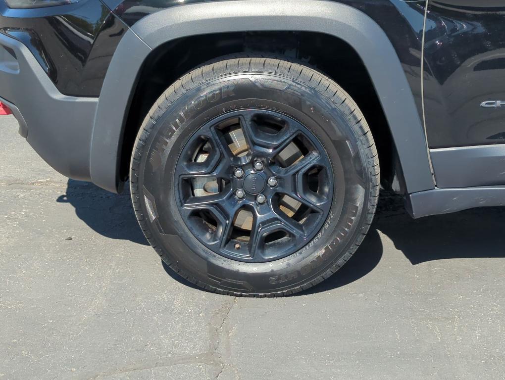 used 2020 Jeep Cherokee car, priced at $19,950