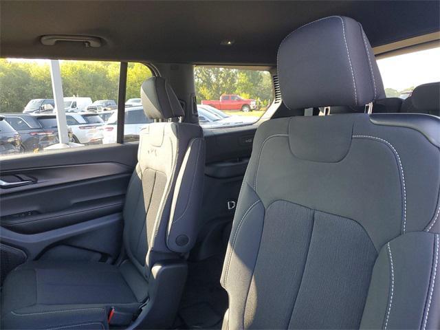 new 2025 Jeep Grand Cherokee L car, priced at $40,074