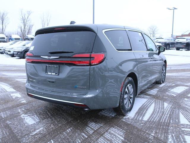 new 2025 Chrysler Pacifica Hybrid car, priced at $47,928