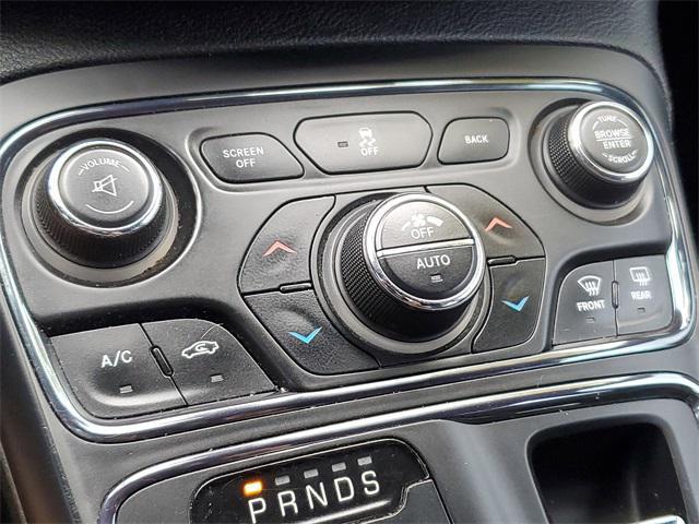 used 2015 Chrysler 200 car, priced at $8,995
