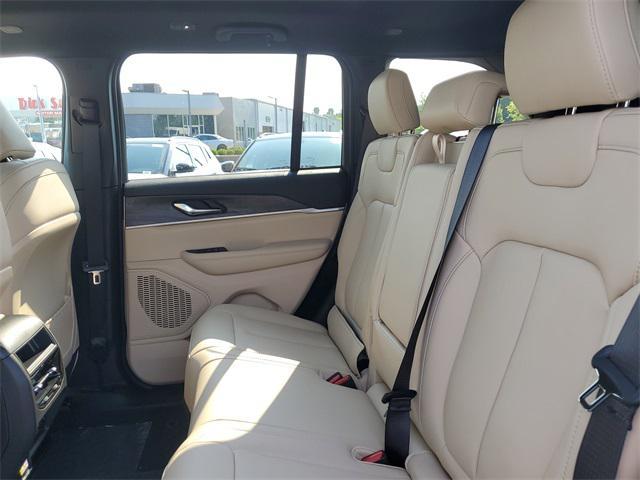 new 2025 Jeep Grand Cherokee car, priced at $44,996