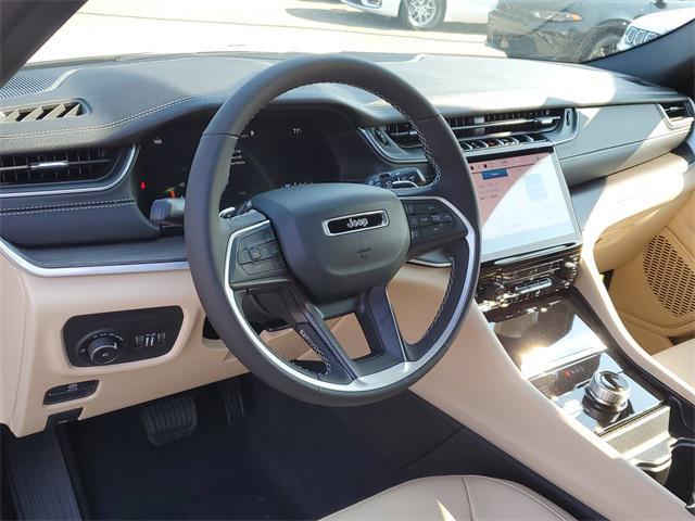 new 2025 Jeep Grand Cherokee car, priced at $44,996