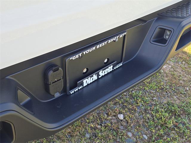 used 2022 Jeep Gladiator car, priced at $33,995