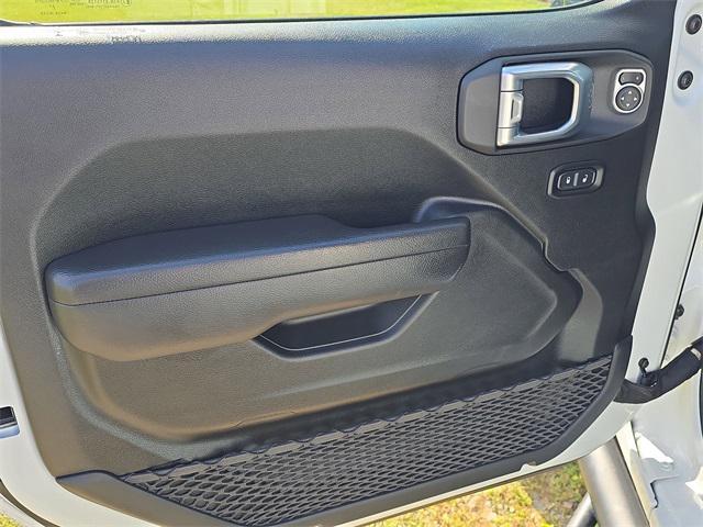 used 2022 Jeep Gladiator car, priced at $33,995