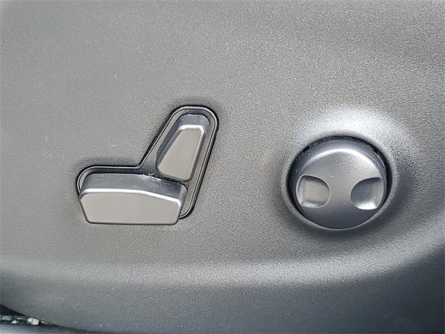 used 2022 Jeep Cherokee car, priced at $20,249