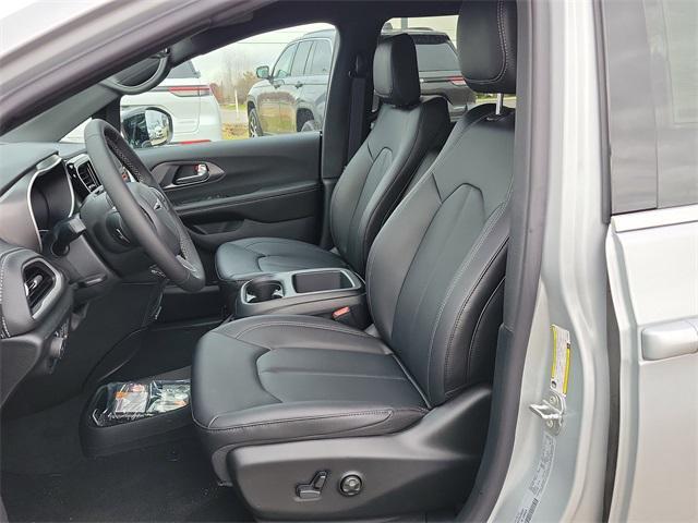 new 2026 Chrysler Pacifica car, priced at $39,245