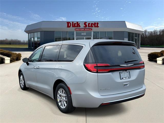 new 2026 Chrysler Pacifica car, priced at $39,245