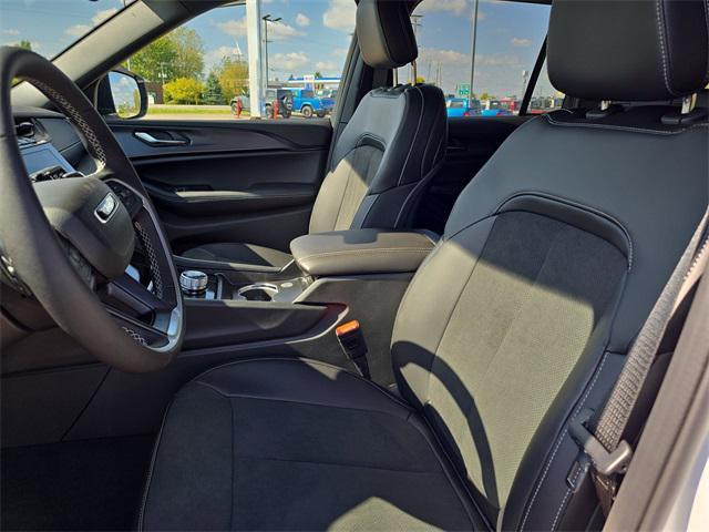 new 2025 Jeep Grand Cherokee car, priced at $41,715