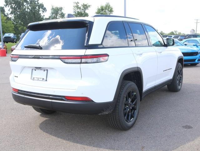 new 2024 Jeep Grand Cherokee car, priced at $40,237