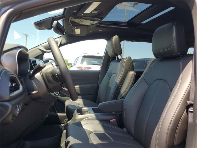 new 2025 Chrysler Pacifica car, priced at $43,641