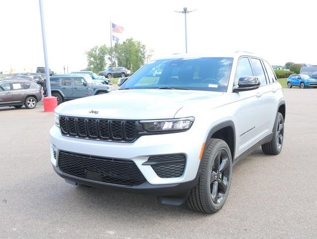 new 2024 Jeep Grand Cherokee car, priced at $42,652