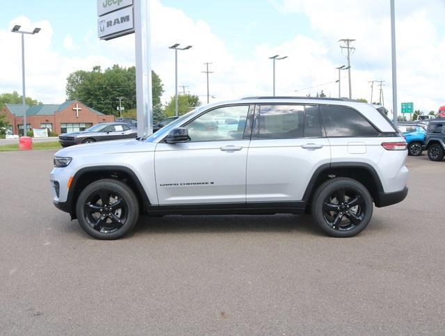 new 2024 Jeep Grand Cherokee car, priced at $42,652