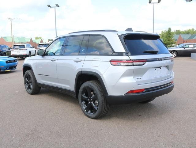 new 2024 Jeep Grand Cherokee car, priced at $42,652