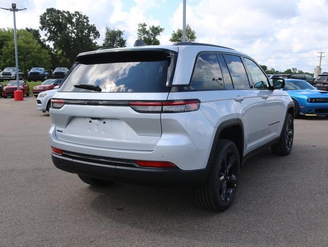 new 2024 Jeep Grand Cherokee car, priced at $42,652