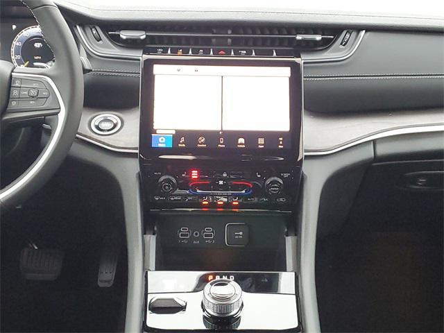 new 2025 Jeep Grand Cherokee car, priced at $47,808