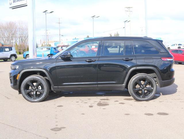 used 2024 Jeep Grand Cherokee car, priced at $38,997