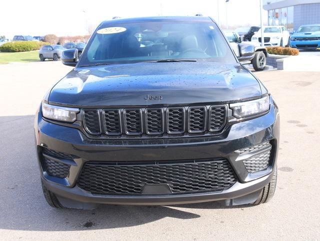 used 2024 Jeep Grand Cherokee car, priced at $38,997