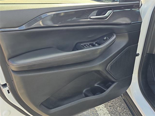 used 2023 Jeep Grand Cherokee car, priced at $28,888