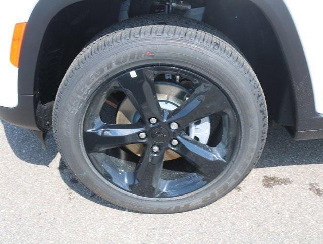 new 2024 Jeep Grand Cherokee car, priced at $45,143