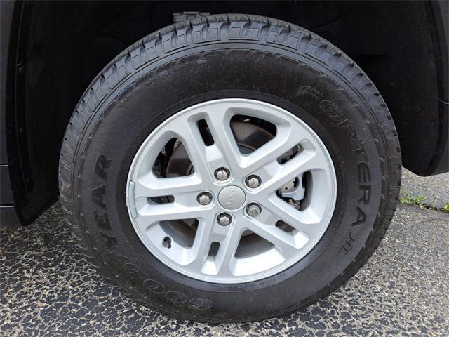 used 2023 Jeep Grand Cherokee car, priced at $32,598