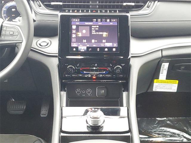 new 2025 Jeep Grand Cherokee car, priced at $41,373