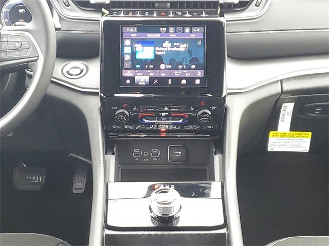 new 2025 Jeep Grand Cherokee car, priced at $42,224