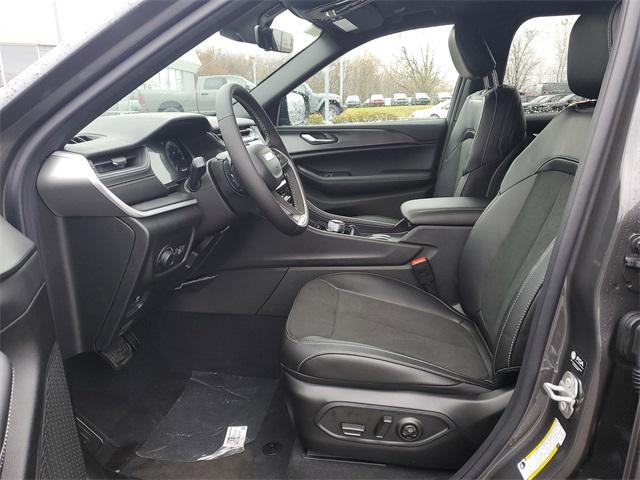 new 2025 Jeep Grand Cherokee car, priced at $42,224