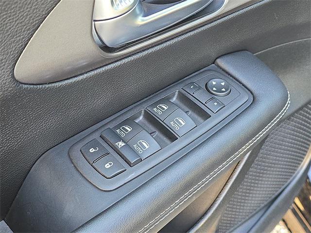 used 2025 Chrysler Pacifica car, priced at $34,888