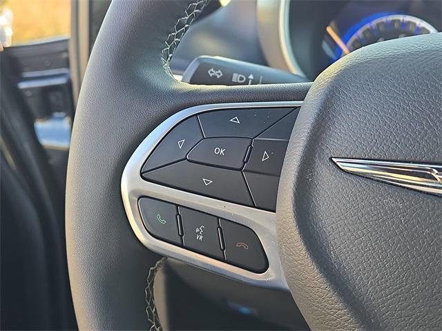 used 2025 Chrysler Pacifica car, priced at $34,888