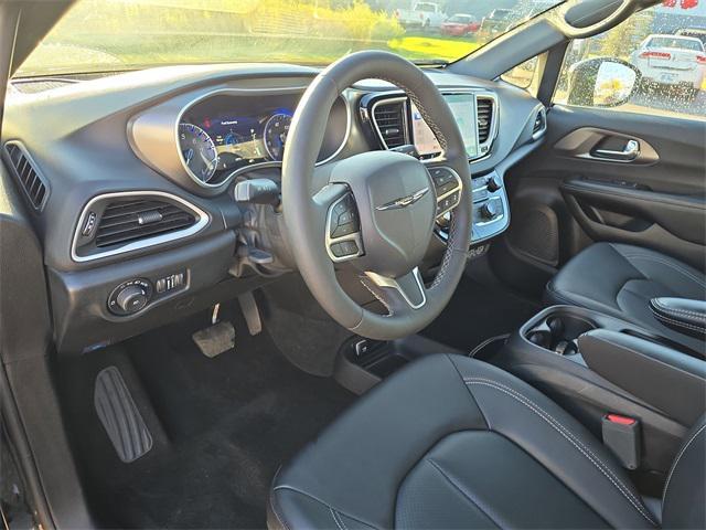 used 2025 Chrysler Pacifica car, priced at $34,888