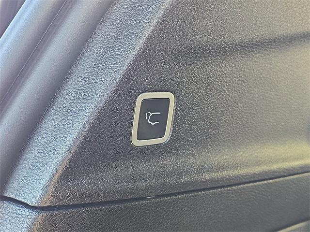 used 2025 Chrysler Pacifica car, priced at $34,888