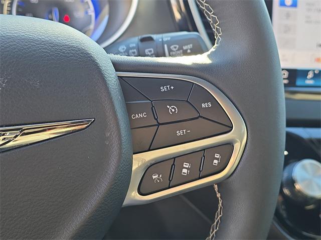 used 2025 Chrysler Pacifica car, priced at $34,888