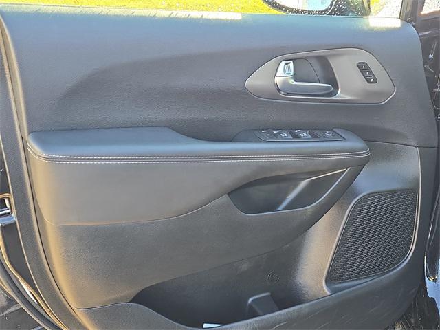 used 2025 Chrysler Pacifica car, priced at $34,888