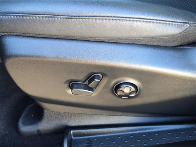 used 2025 Chrysler Pacifica car, priced at $34,888