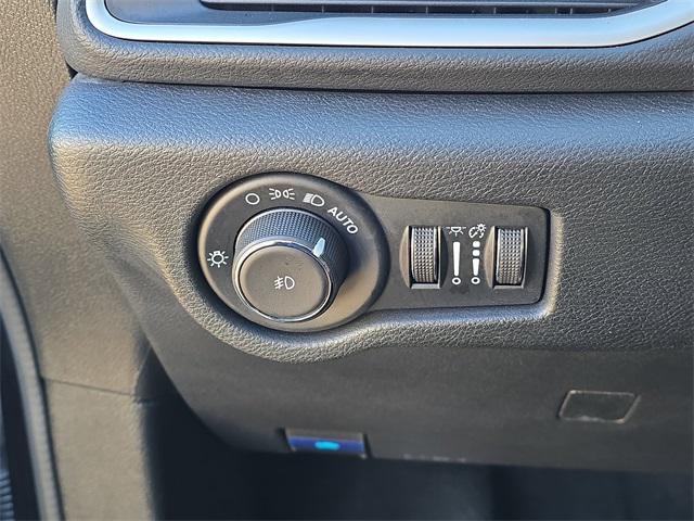 used 2025 Chrysler Pacifica car, priced at $34,888