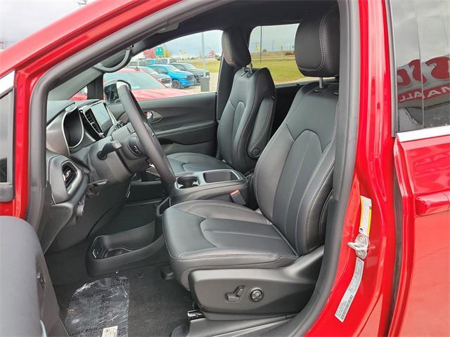 new 2026 Chrysler Pacifica car, priced at $39,245