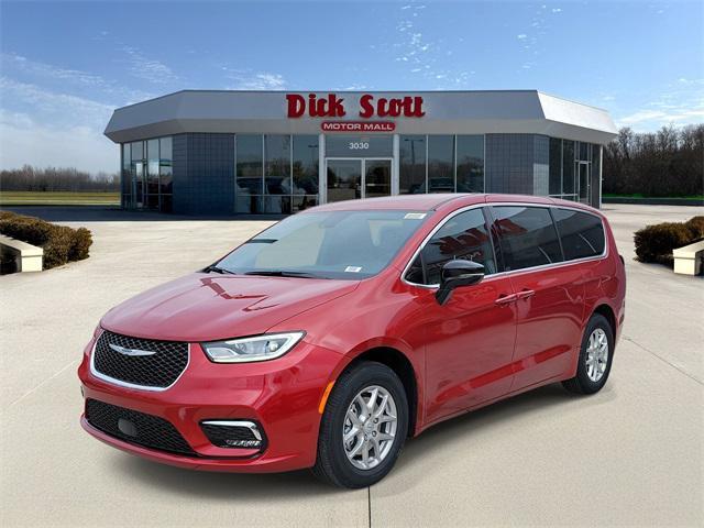 new 2026 Chrysler Pacifica car, priced at $39,245