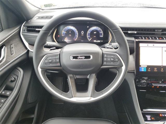 new 2025 Jeep Grand Cherokee car, priced at $47,808