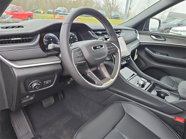 new 2025 Jeep Grand Cherokee car, priced at $48,659