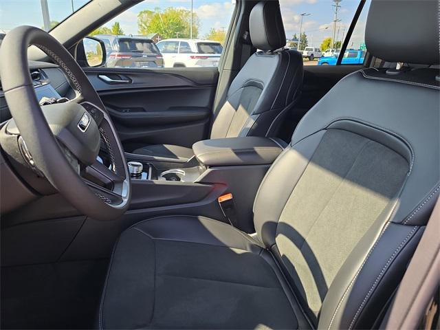 new 2025 Jeep Grand Cherokee car, priced at $42,779