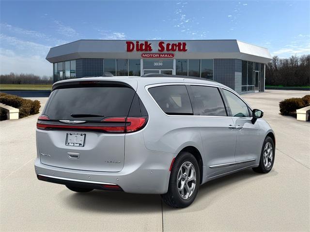 used 2023 Chrysler Pacifica car, priced at $33,777