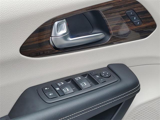 used 2023 Chrysler Pacifica car, priced at $33,777